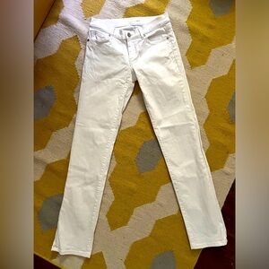 Loft Modern Straight White Jeans ⛱️🕶️